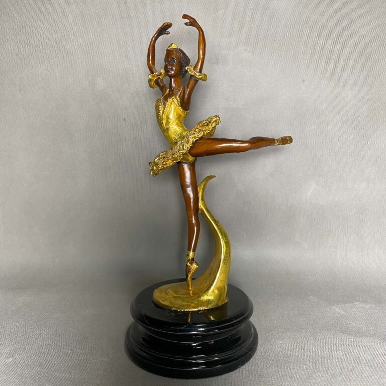 مجسمه بالرین برنز طلایی آرابسک