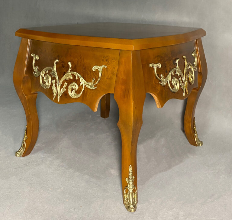 میز عسلی کنار مبلی شیک برنزکوب