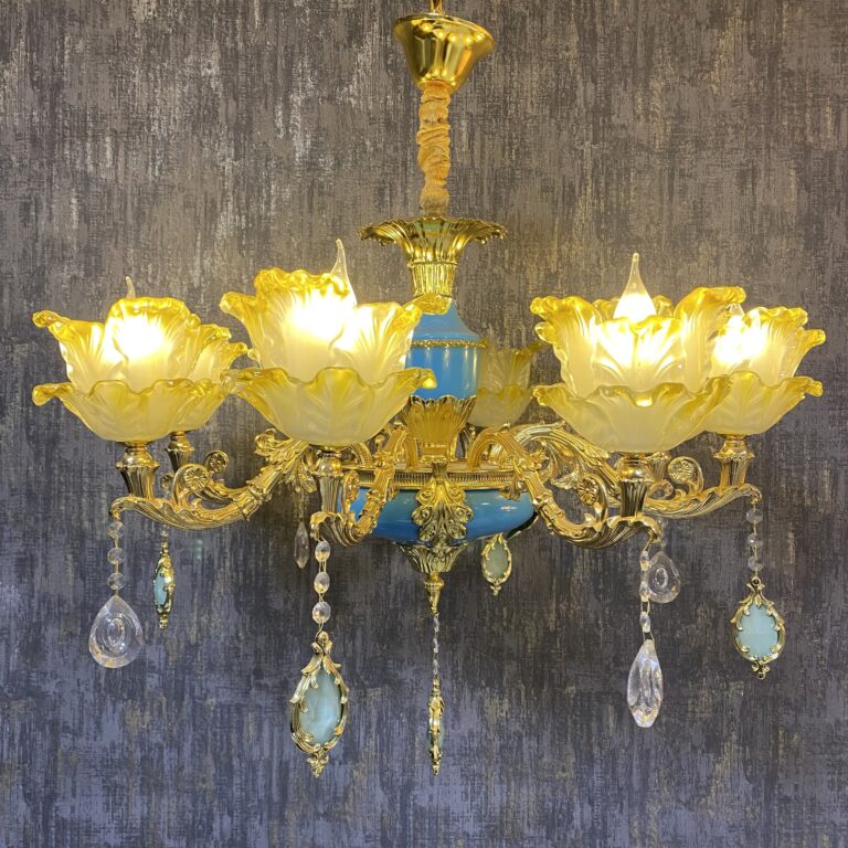 لوستر هشت شاخه بدنه برنز آبی طلایی با کریستال‌های آبی و سفید