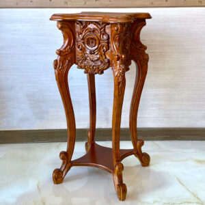 میز چوبی قهوه‌ای منبت کاری شده بلند