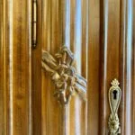 گل روی آینه کنسول چوبی منبت قهوه‌ ای غزال