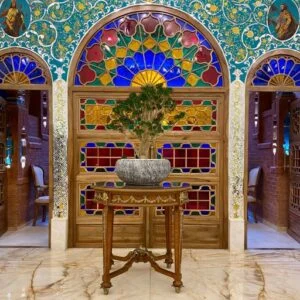 میز سرو چوبی قهوه ای گرد برنزکوب