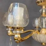 لوستر طلایی و سفید کریستال هشت شاخه