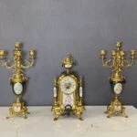 ساعت و شمعدان سبز و طلایی برنز