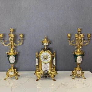 ساعت و شمعدان سبز و طلایی برنز