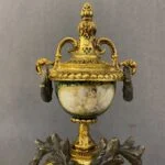 ساعت و شمعدان سبز و طلایی برنز