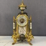 ساعت رومیزی سبز و طلایی