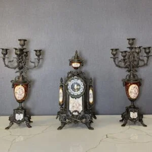 ساعت و شمعدان قرمز و مشکی برنز