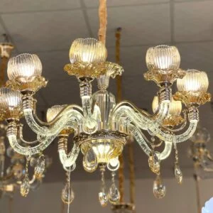 لوستر کلاسیک پذیرایی طلایی و سفید