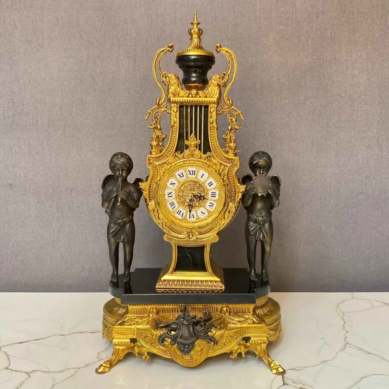 ساعت و شمعدان مشکی و طلایی برنز