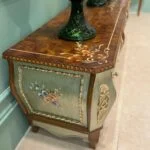 برنزکاری و نقاشی روی میز تلویزیون جدید