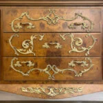 اینه کنسول چوبی کلاسیک برنزکوب سه کشو وسط