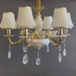 لوستر پذیرایی سفید و طلایی گل دار