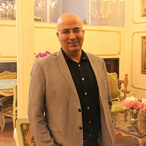 حسام کمالی مدیر ترنم گالری