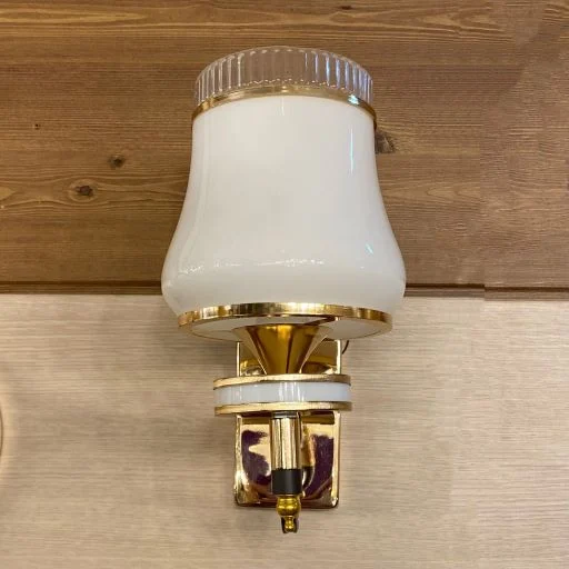 چراغ دیواری نئوکلاسیک سفید و طلایی