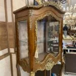 ویترین زیبا چوبی