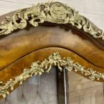 ویترین چوبی برنزکوب