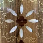 معرق کاری روی چوب با صدف