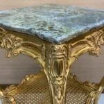 بدنه میز تلفن طلایی