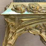 منبت روی میز تلفن