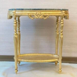 میز چوبی طلایی منبت کاری شده