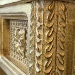 بدنه میز تلفن طلایی