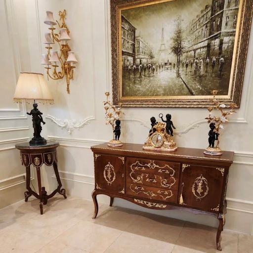 میز تلفن سلطنتی در دکور