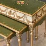 بدنه میز عسلی سبز و طلایی