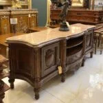 میز تلویزیون چوبی قهوه ای و صورتی