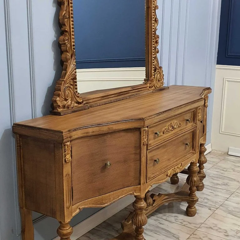 جای آیینه و کنسول