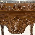 کنده کاری روی چوب میز تلفن قهوه ای