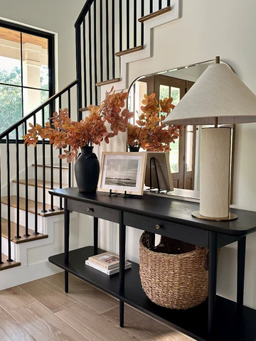 برای تزئین بالای آینه‌ کنسول